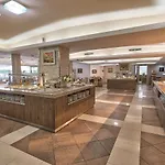 فندق Golden Dune 4*