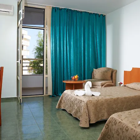 Хотел Golden Dune