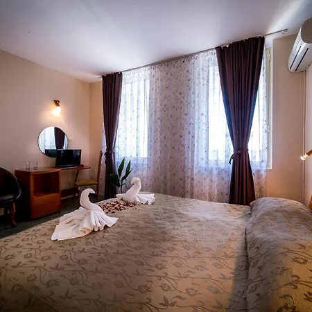 Golden Dune Hotel