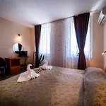 Golden Dune Hotel