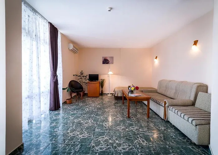 Отель Golden Dune Солнечный берег