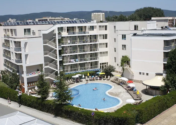 Отель Golden Dune 4*