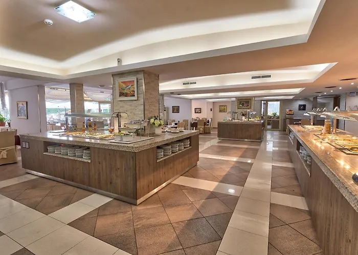 Отель Golden Dune 4*