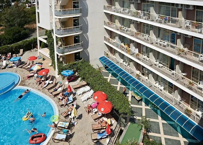 Отель Golden Dune 4*